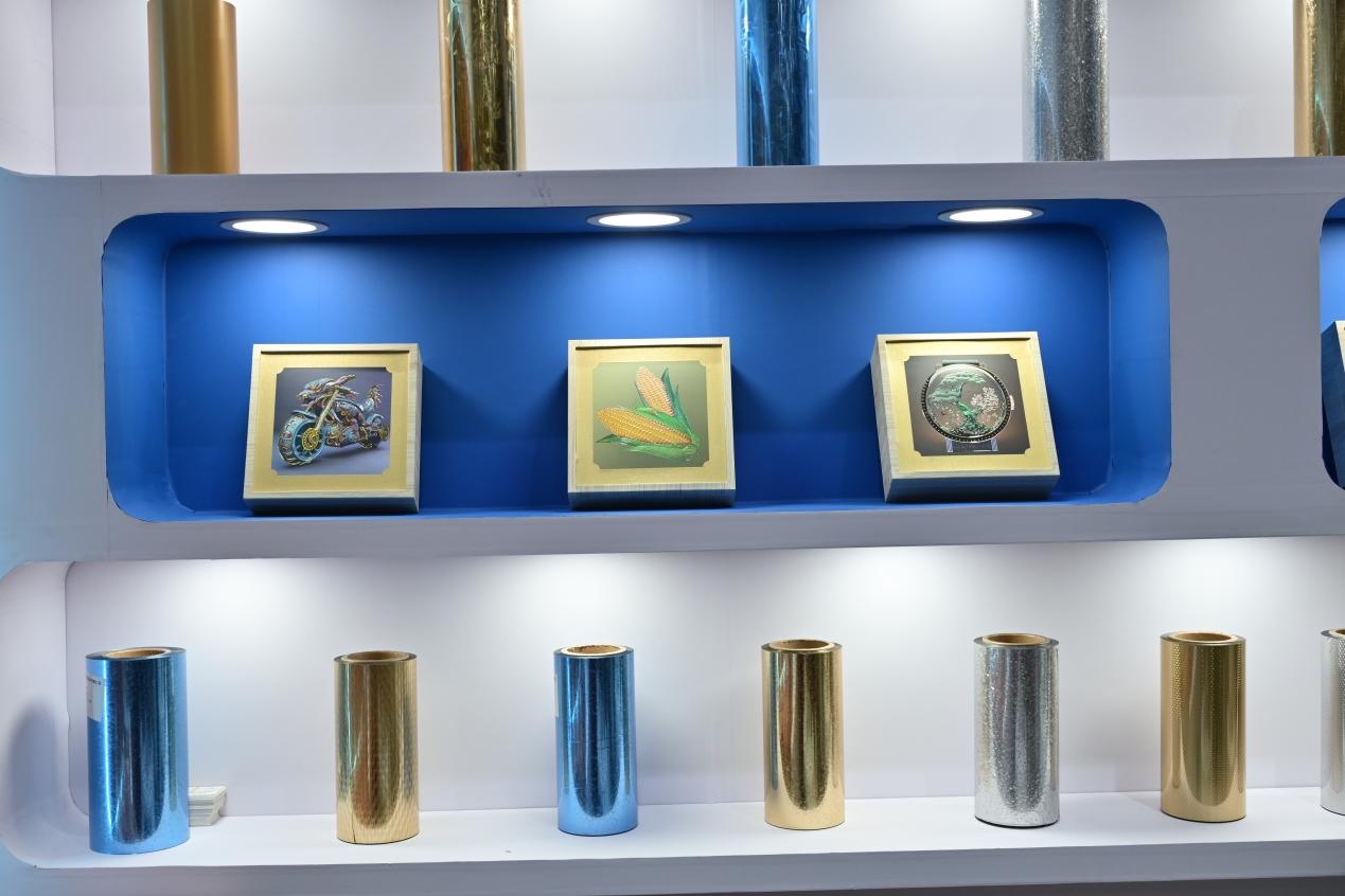 Компания Zhejiang Hongye Packaging Materials представляет инновационные решения в области холодной фольги на выставке Print China в Шанхае